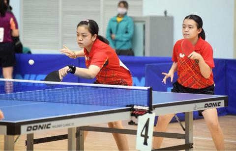 吳宥玲 - 這右邊是我的妹妹,這是我2021年參加桌球全國錦標賽女子組雙打比賽照 吳宥玲 - 這右邊是我的妹妹,這是我2021年參加桌球全國錦標賽女子組雙打比賽照