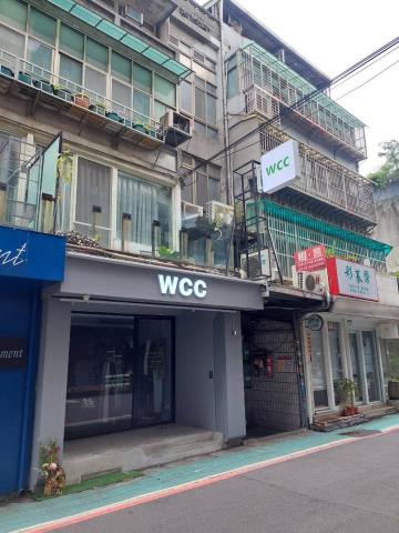 祁飛廣告 - 吸塑燈箱是一種常見的標識產品,其外形有方形、圓形和異形(其它幾何形狀)等。它可廣泛運用於連鎖店、各大型商場、超市、銀行金融機構、路標、各個店鋪門面、銀行網點、城市街道的路桿等場所。
吸塑燈箱的3個特點:
1、顏色亮麗醒目,有良好的視覺效果,內容表現效果持久。
2、耐候性好,防雨防火防腐蝕,不易變形、褪色。
3、綠色環保,採用的是壓克力材料,可循環利用,所以亞克力吸塑燈箱是一個不錯的選擇。 祁飛廣告 - 吸塑燈箱是一種常見的標識產品,其外形有方形、圓形和異形(其它幾何形狀)等。它可廣泛運用於連鎖店、各大型商場、超市、銀行金融機構、路標、各個店鋪門面、銀行網點、城市街道的路桿等場所。
吸塑燈箱的3個特點:
1、顏色亮麗醒目,有良好的視覺效果,內容表現效果持久。
2、耐候性好,防雨防火防腐蝕,不易變形、褪色。
3、綠色環保,採用的是壓克力材料,可循環利用,所以亞克力吸塑燈箱是一個不錯的選擇。