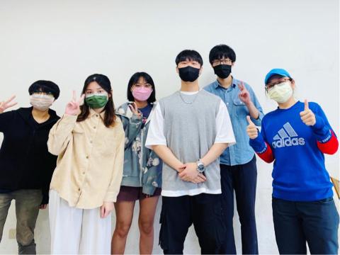 【多益滿分】大學講師｜抓關鍵、秒殺題目、快速提分｜預約試聽 - 