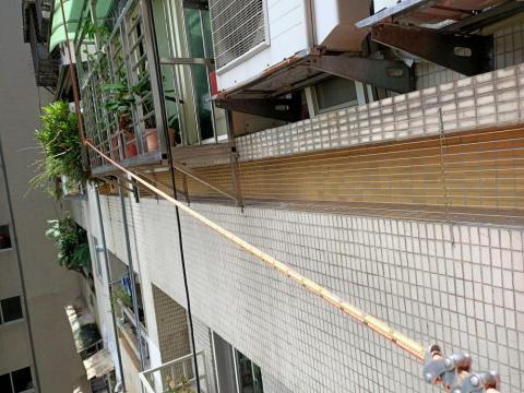 新立外牆繩索工程 - 客製化的防鴿網（用隱形鐵窗製作）