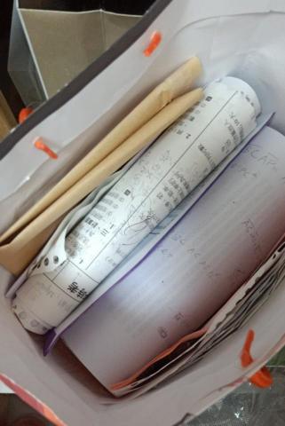 陳俊廷 - 沒多久又積起來的計算紙。
鼓勵廢紙再利用的環保精神（月曆紙超棒！）