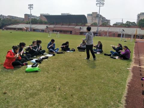 Emily Ho🙆‍♀️愛荷華大學博士在讀📙 - 上海市新中高級中學長笛西藏班