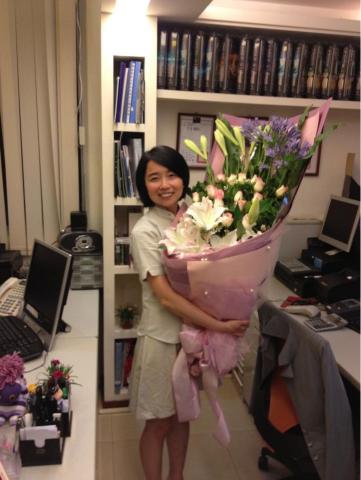 Wendy Wu  - 主管單位送來的花。
