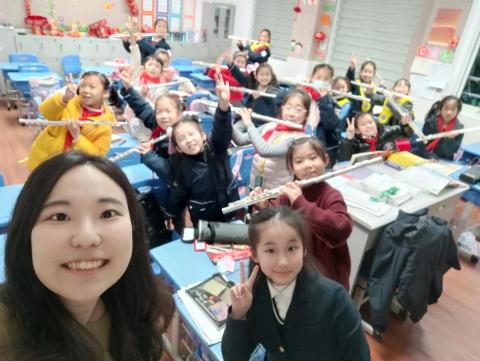 Emily Ho🙆‍♀️愛荷華大學博士在讀📙 - 上海市蓬萊第二小學長笛分部課