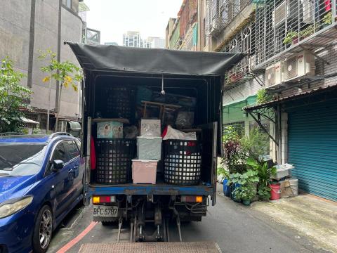 陳弘凱 - 樓梯五樓下 搬到電梯2樓 