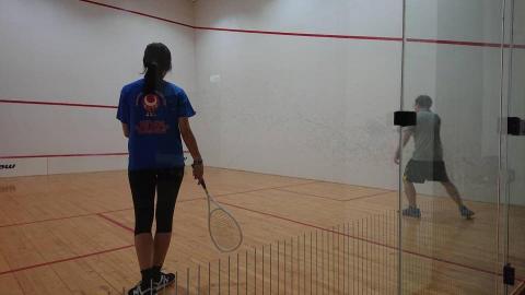 壁球訓練師 - 基本動作示範