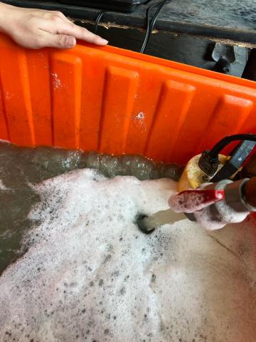 冷氣保養維修 - 冰水主機 管路測洗