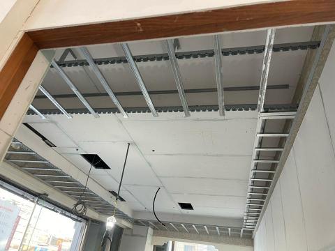 蔡宏韋 -  天花板施作