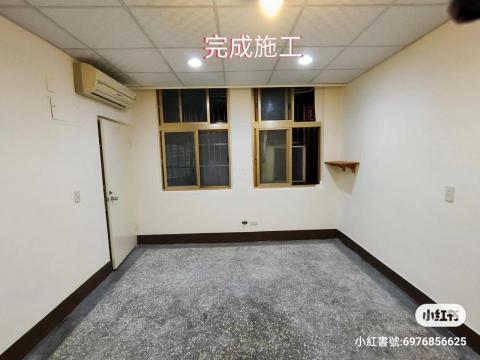 金好上色油漆工程 :陳俊義 - 金好上色油漆施工
用心耐心細心為了美化每一個溫暖的家 創造舒服的好環境
服務區域:泰山區明志路一段
施工場所:(居家)客廳
高度大約:2米5
屋況:裂縫,坑洞,膠條,缺角
大約施工內容:
家具和地板做保護必免滴到漆
除膠,刮除
窗框有橘色舊漆清處
補AB膠,全面批土,岩磨,補矽力康
粉刷 :青葉 水泥漆  百合白 平光 一式
青葉 油性水泥漆 百合白 亮光 一式
歡迎參考分享與來電謝謝(施工完成) 金好上色油漆工程 :陳俊義 - 金好上色油漆施工
用心耐心細心為了美化每一個溫暖的家 創造舒服的好環境
服務區域:泰山區明志路一段
施工場所:(居家)客廳
高度大約:2米5
屋況:裂縫,坑洞,膠條,缺角
大約施工內容:
家具和地板做保護必免滴到漆
除膠,刮除
窗框有橘色舊漆清處
補AB膠,全面批土,岩磨,補矽力康
粉刷 :青葉 水泥漆  百合白 平光 一式
青葉 油性水泥漆 百合白 亮光 一式
歡迎參考分享與來電謝謝(施工完成)