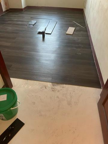 蔡宏韋 -  塑膠地板 施作