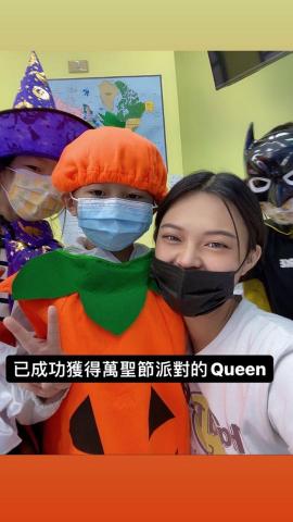 Cloris - 與學生互動