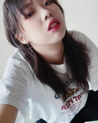 提供美術家教服務的專家洪千淳