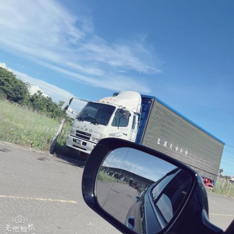 提供衝浪板貨運服務的專家陳建忠