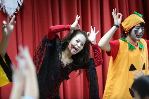 Stacey多元活動公司 - 100人活動主持