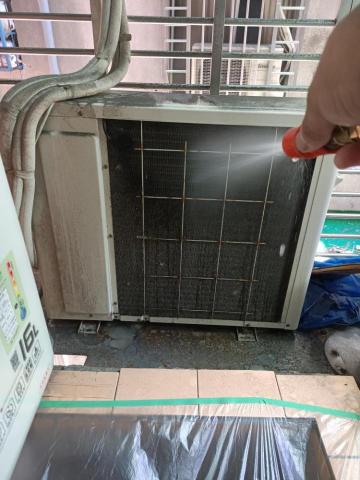 來興空調工程有限公司 - 外機清洗