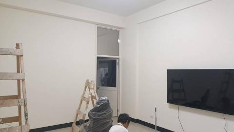 泳旺翻修工程 - 大坪頂案件重新粉刷，加新產品自黏地板