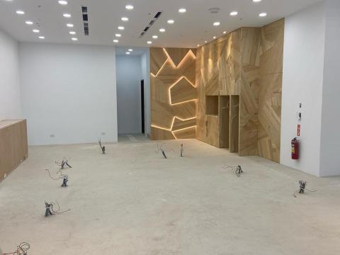 徐瑋隆 - 房仲店面