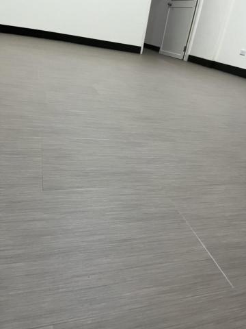 泳旺翻修工程 - 大坪頂案件重新粉刷，加新產品自黏地板