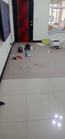 泳旺翻修工程 - 大坪頂案件重新粉刷，加新產品自黏地板