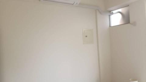 泳旺翻修工程 - 大坪頂案件重新粉刷，加新產品自黏地板