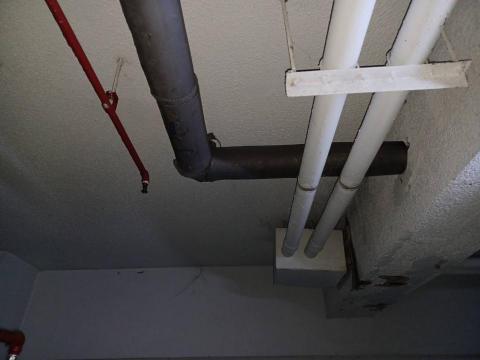 展源機電公司 - 停車場自來水管冷凝滴水保溫工程 展源機電公司 - 停車場自來水管冷凝滴水保溫工程