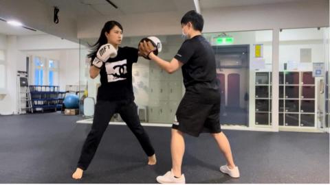 私人女教練-炸雞 - 