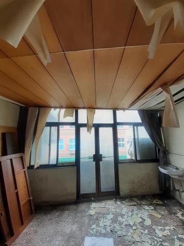 鴻家房屋翻修企業社 - 天花拆除 塑膠地板 地板除膠 床架拆除 鴻家房屋翻修企業社 - 天花拆除 塑膠地板 地板除膠 床架拆除