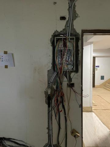 俊豪水電工程 - 更換電箱