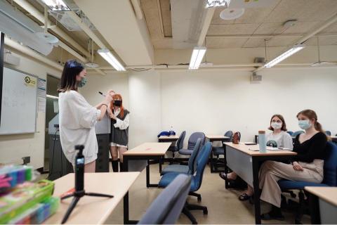 Joy - 教外籍學生華語