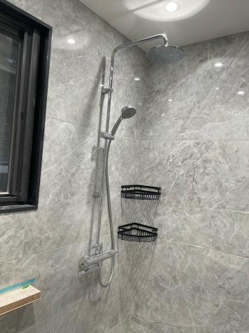 吳鈺威 - 安裝衛浴設備、崁燈