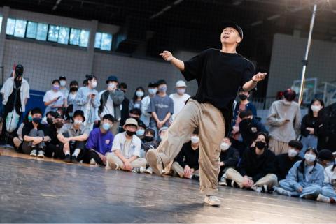 交大電信 碩一研究生 - 清交梅竹熱舞大賽