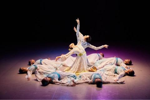 曾睫嵐 - 中國舞舞蹈作品《雙生》