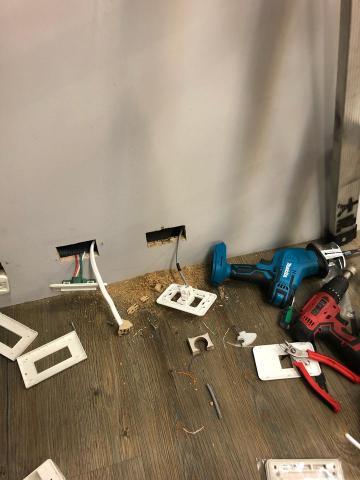 元新網通工程 - 網路資訊座開孔