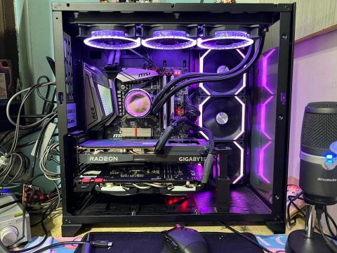 王諺晨 - i9 9900K 
Z390 ACE 
Crucial Ballistix DDR4 3200
Gigabyte RX6600 Eagle 8G
LIANLI O11 Dynamic
LIANLI SL120
Bitspower Cyclops 360 AIO Liquid Cooling
