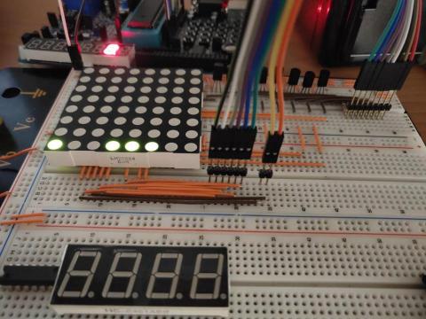 張益銘 - 單晶片程式設計、電子電路設計。