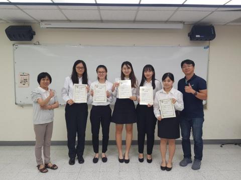 林昕慧 - 暑假期間參加系上舉辦的讀書會活動