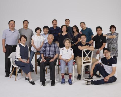 Brian Weng - 三代同堂全家福