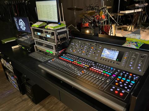 洛克創音企業社 - 演唱會等級硬體設備