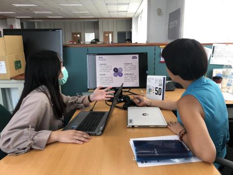 張妤菡 - 與主管討論文案架構