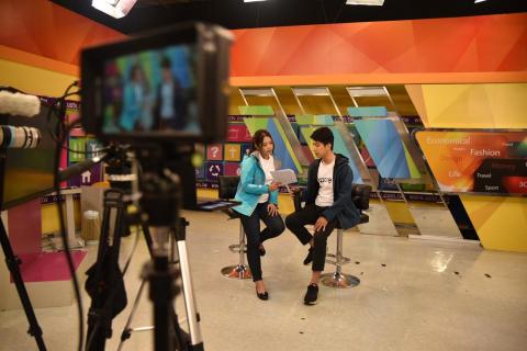 張妤菡 - 協助拍攝行銷素材（PM參加展會錄製介紹影片）