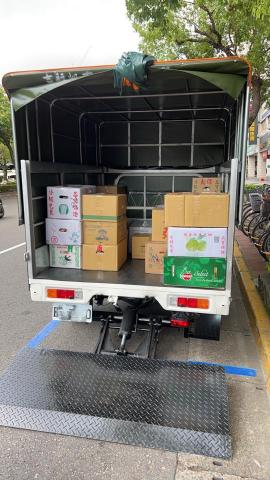 大叔阿漢貨運行 - 靈糧堂物資箱多點配送