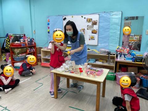 黃筱晴 - 利用保麗龍來做蛋糕吧！