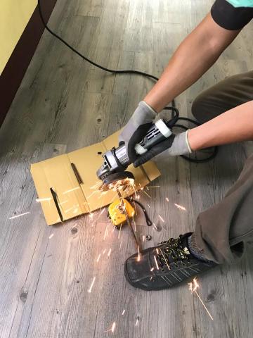 磐峰企業社 - 吊隱式冷氣，切割全牙螺絲