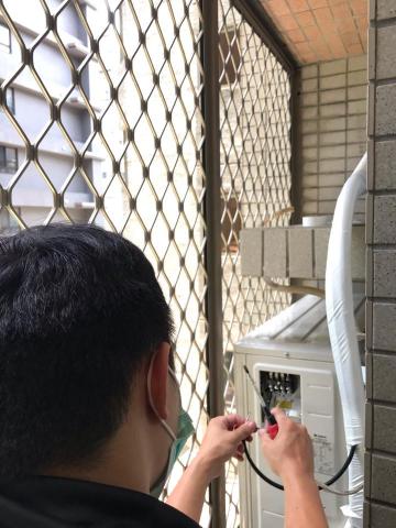 磐峰企業社 - 分離式冷氣，室外機系統連接
