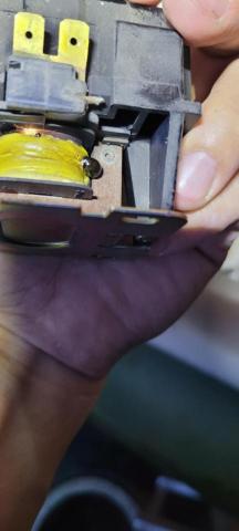 永新24小時冷氣工程 - 查修室外機電池伐繼電器 壞掉