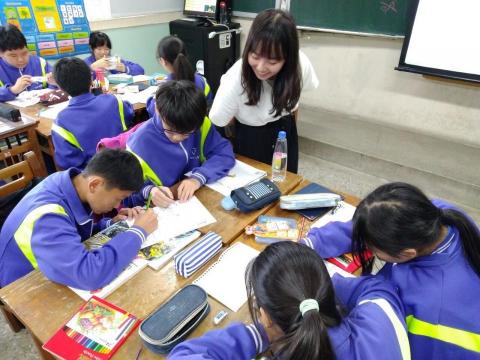 Chiang Yu Rung - 國中實習教師