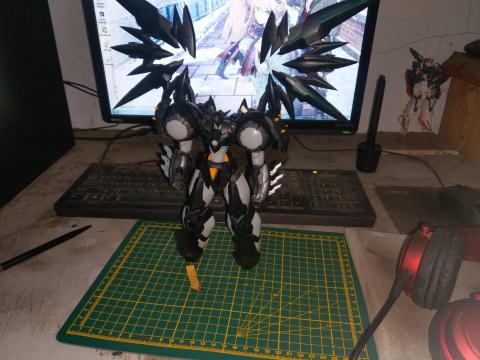 Ngasawa Lin - 中國製究極蓋特模型素組代工，礙於材質密合度糟糕到不行，外加硬到炸掉的卡榫材質，組裝速度無法加快所以花了2.5天（還是日版正版組的比較爽又快又順）