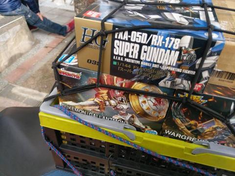 Ngasawa Lin - 載代工的套件同時幫忙別人跑腿