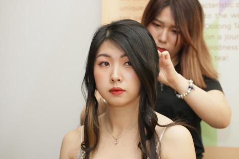 綺云🎀Sunny彩妝造型師 - 造型中