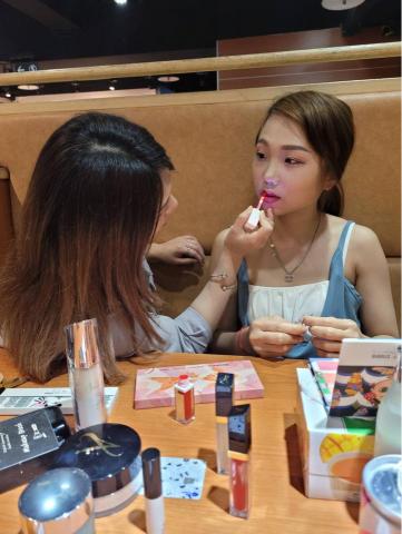 綺云🎀Sunny彩妝造型師 - 